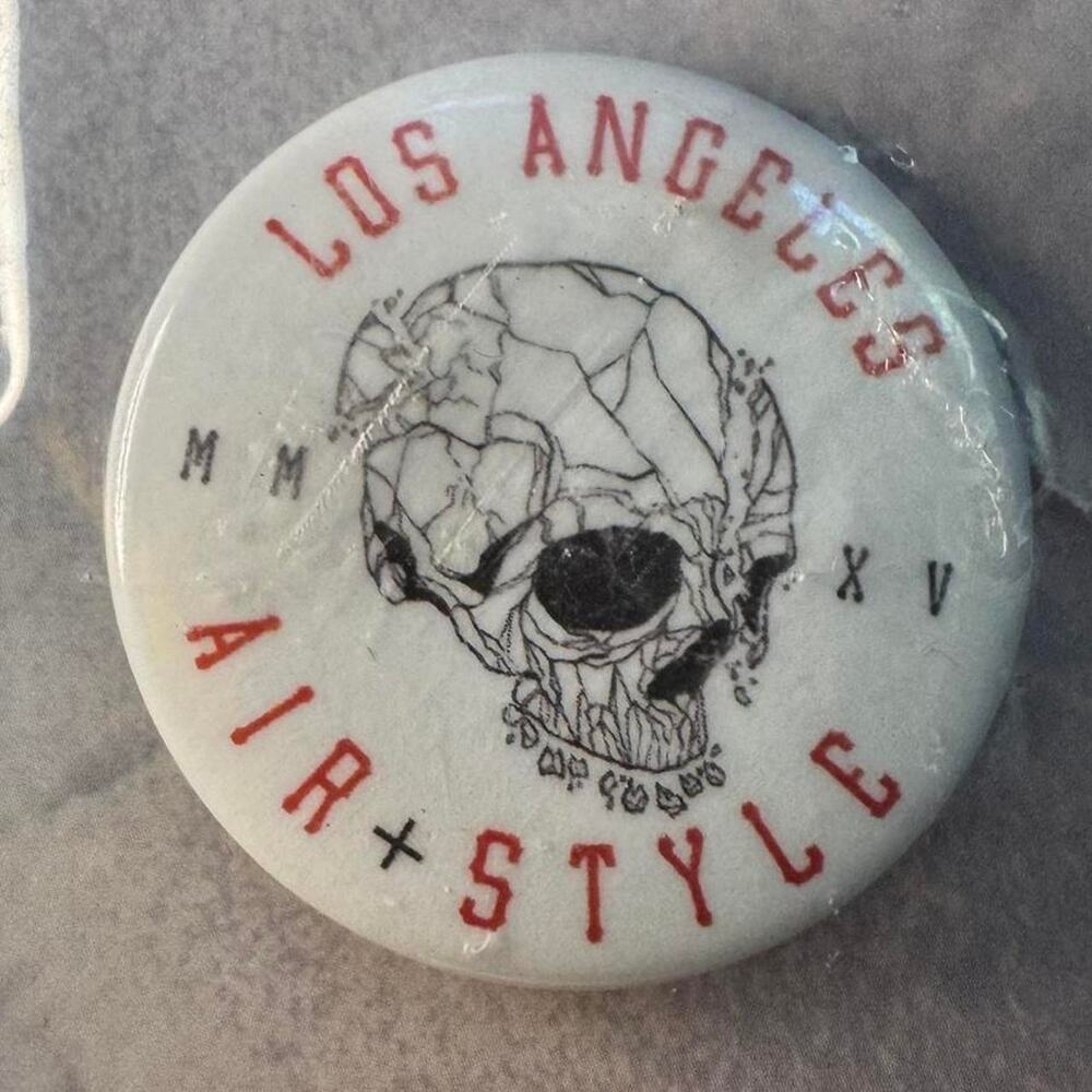 NWT Air+Style Music Festival 2015 Shaun White RARE Safety Pin Buttons (4) — OS - Picture 2 of 6
